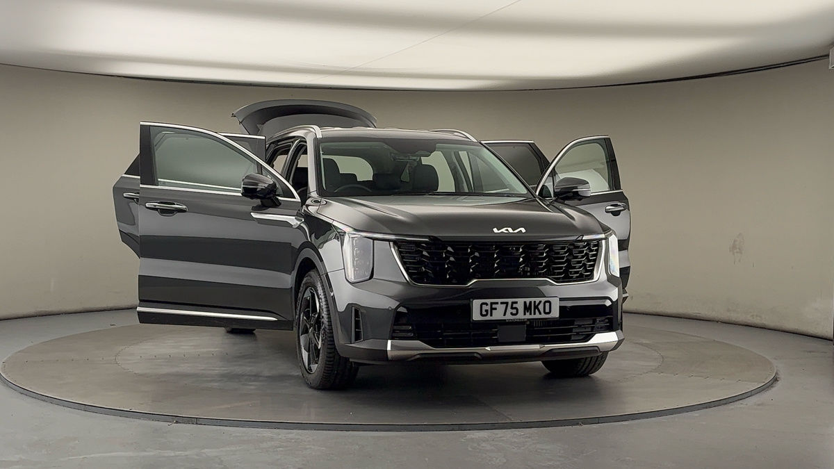 More views of Kia Sorento