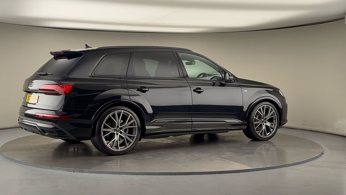 More views of Audi Q7