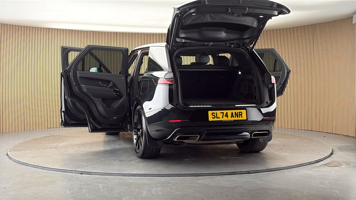 More views of Land Rover Range Rover Sport