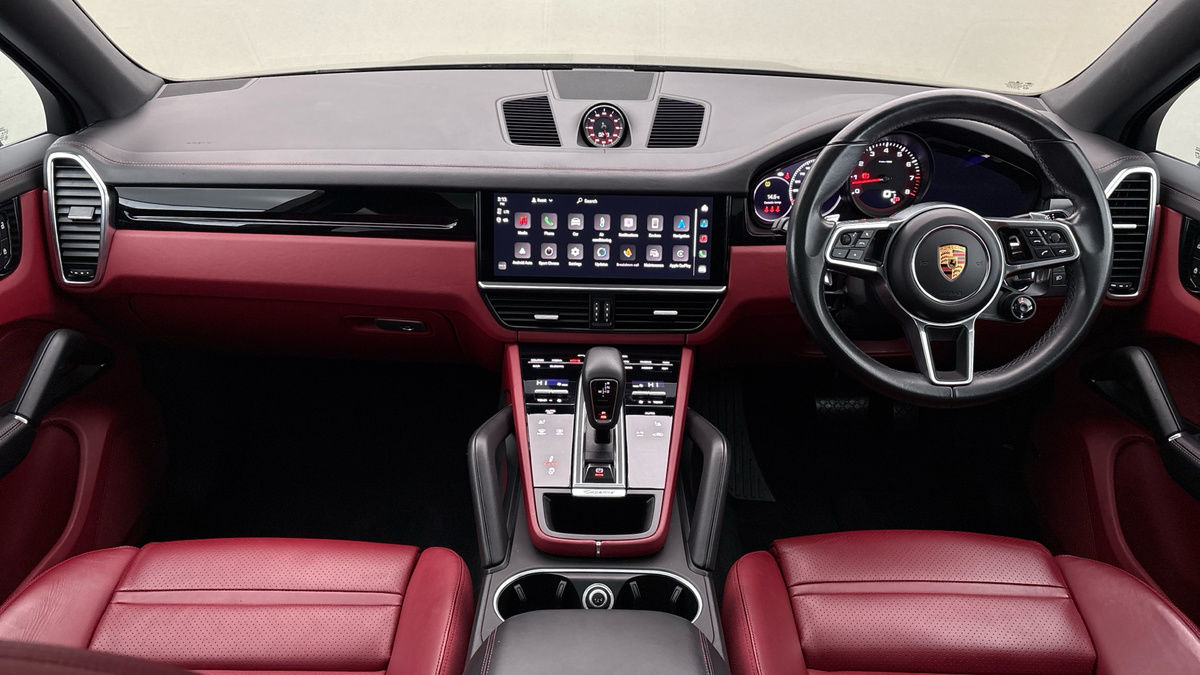 Porsche Cayenne Image 12