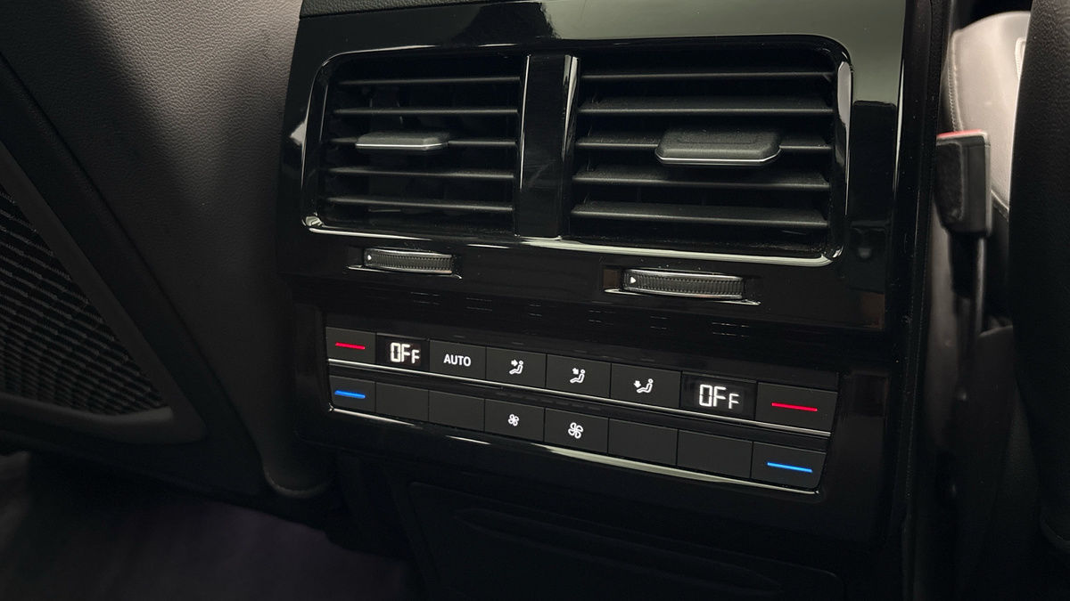 Volkswagen Touareg Image 28