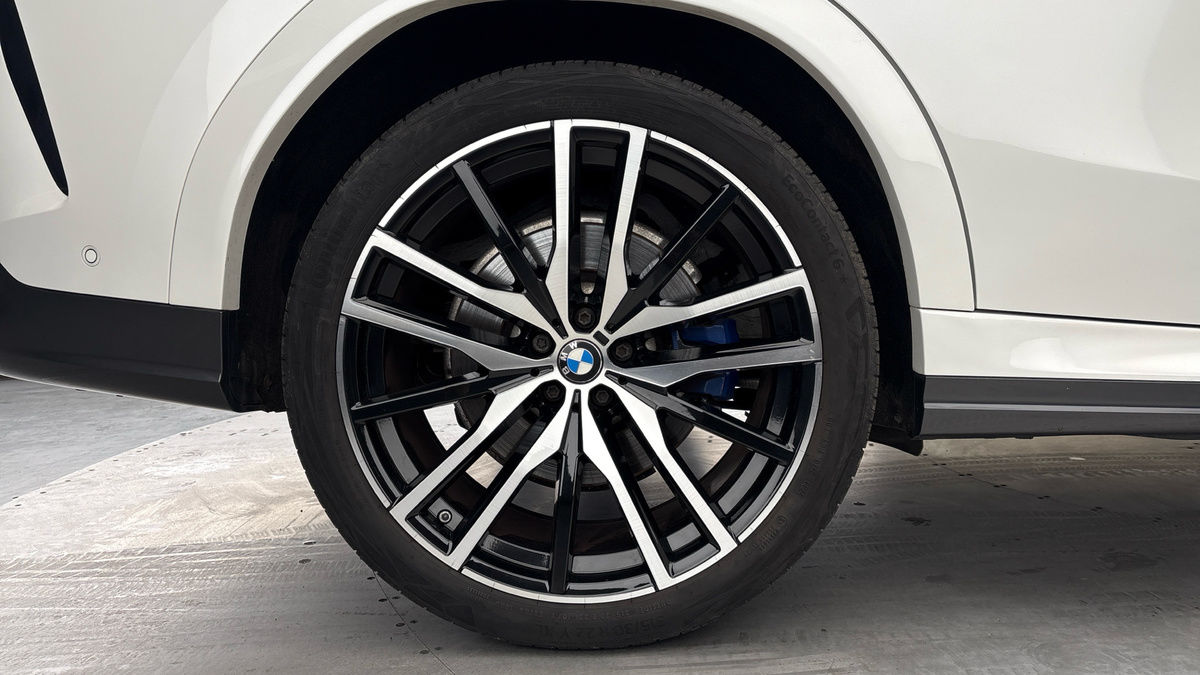 BMW X6 Image 10