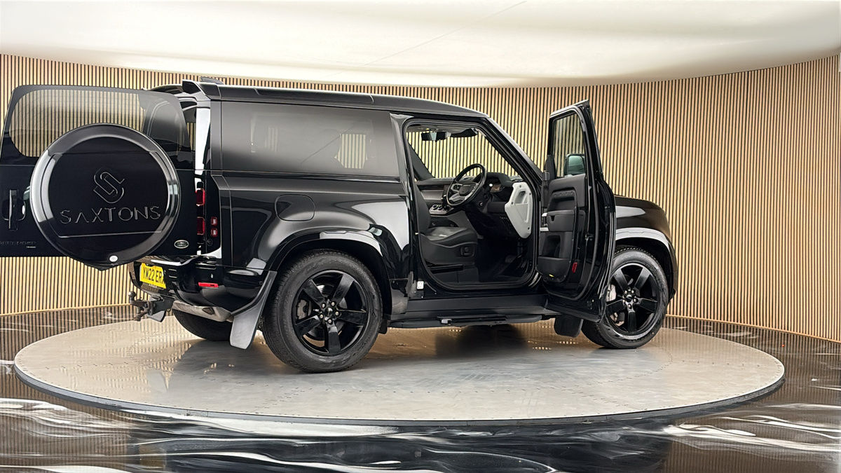 More views of Land Rover Defender 90