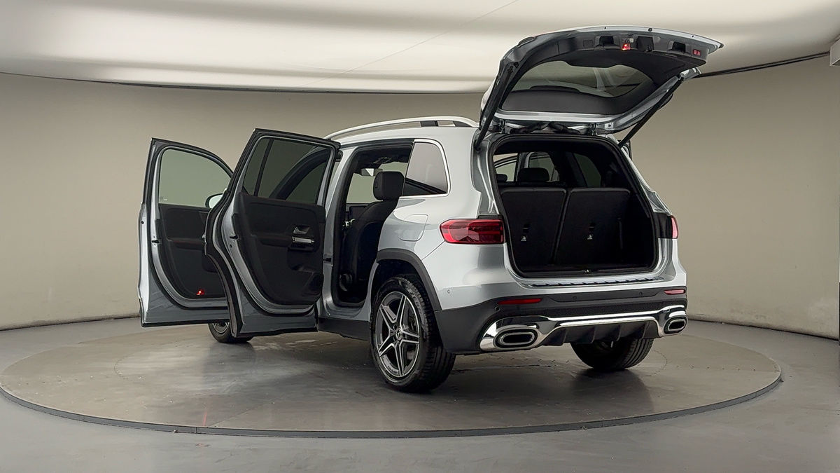 Mercedes-Benz GLB Image 23