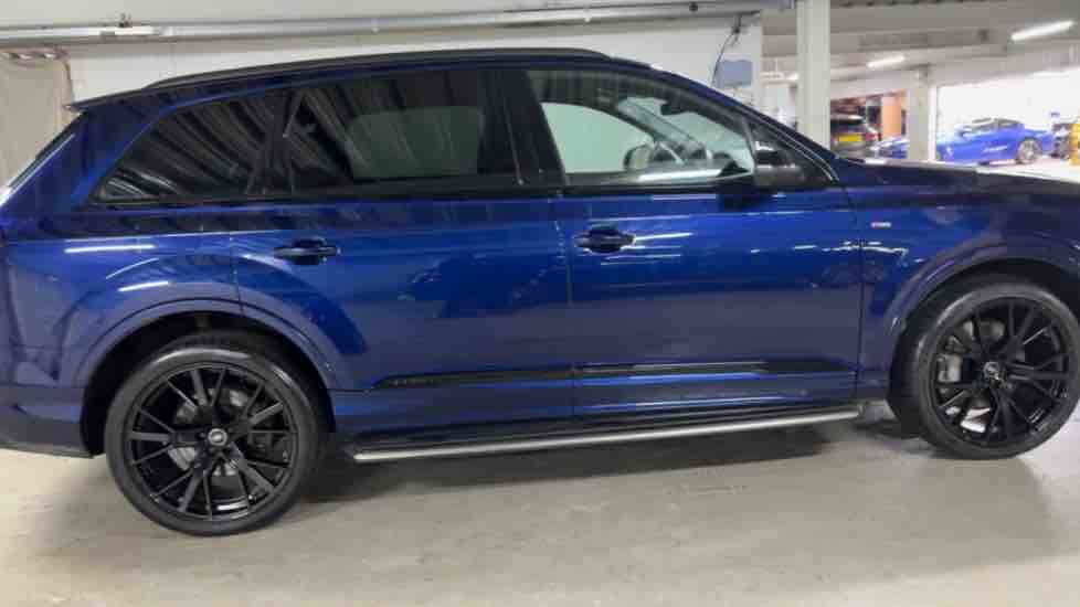 More views of Audi Q7