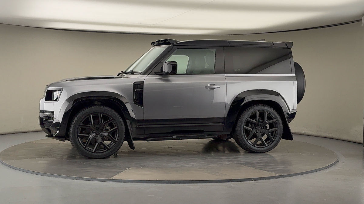 More views of Land Rover Defender 90
