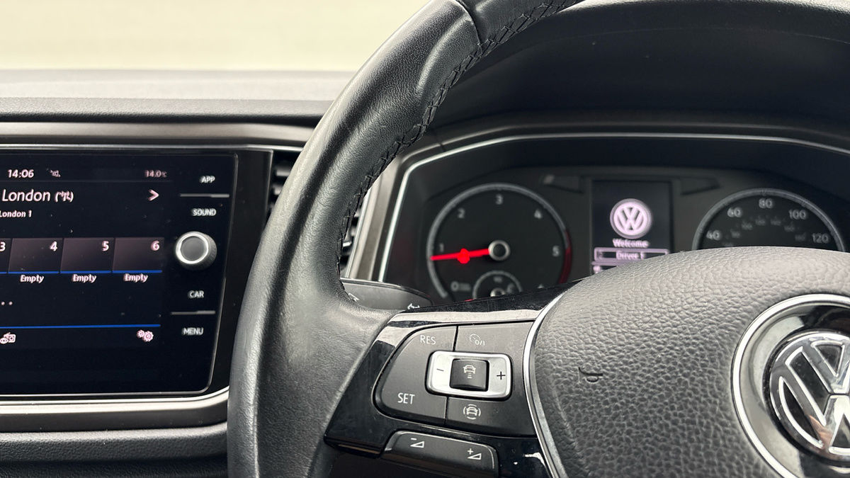 Volkswagen T-Roc Image 13