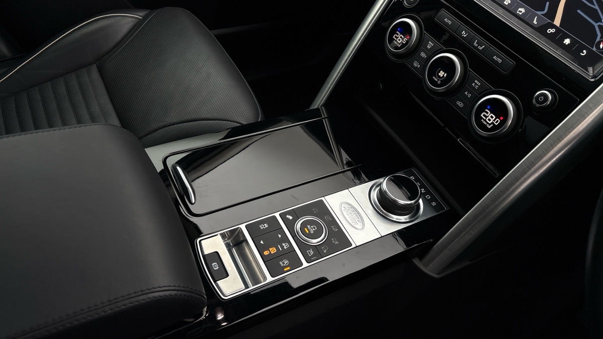 Land Rover Discovery Image 18