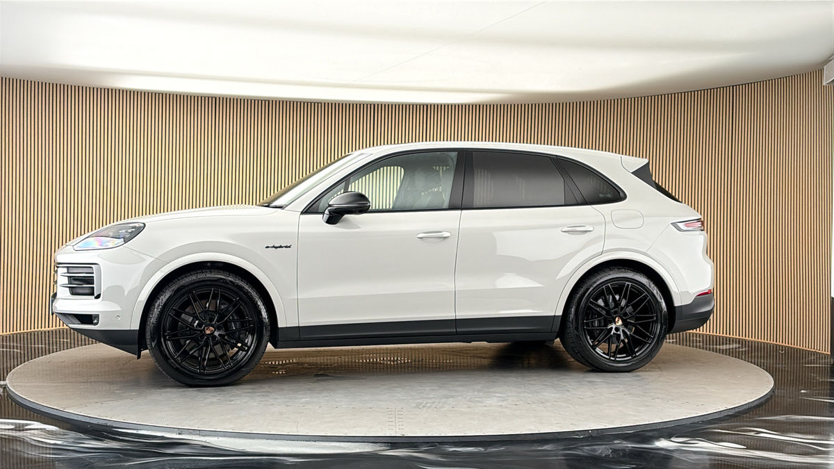 More views of Porsche Cayenne