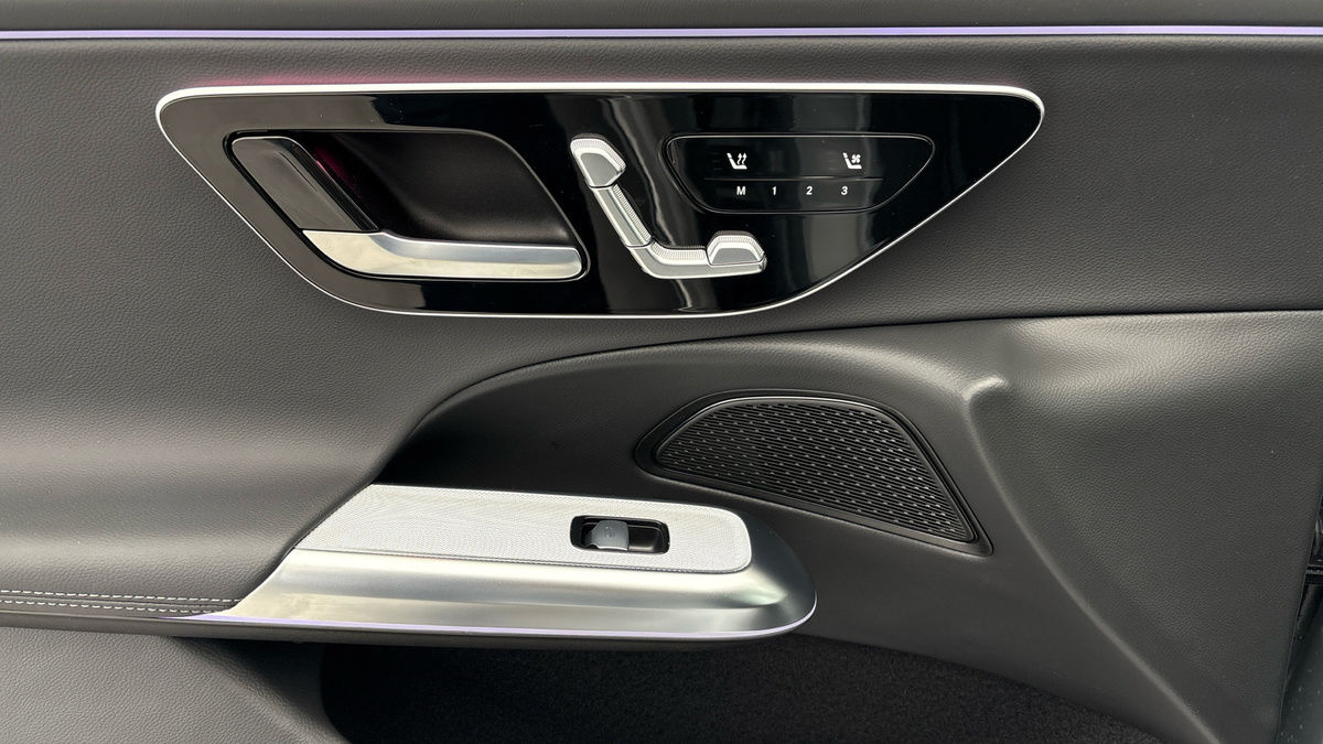 Mercedes-Benz E Class Image 19