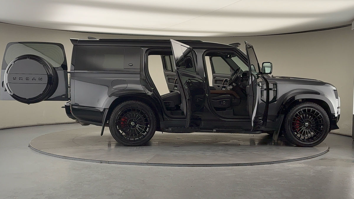 More views of Land Rover Defender 130