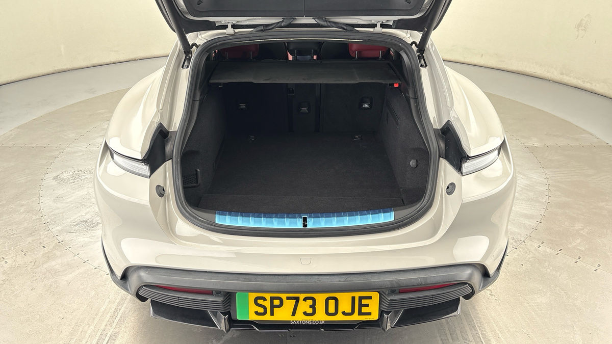 Porsche Taycan Image 12