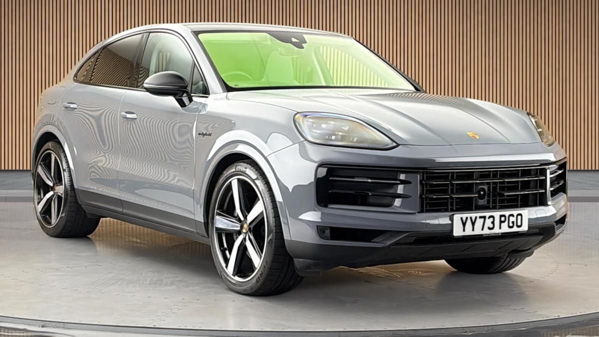 Porsche Cayenne Sticky Header Image