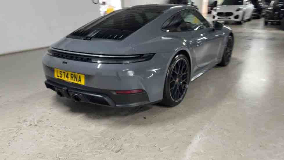 More views of Porsche 911