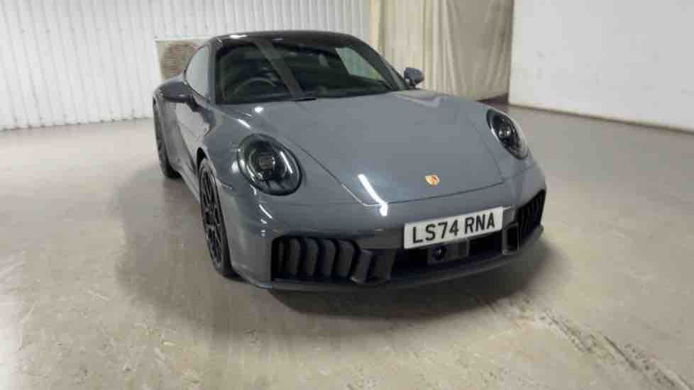 More views of Porsche 911