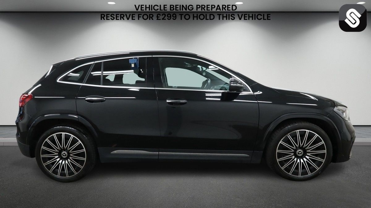 Mercedes-Benz GLA Image 5