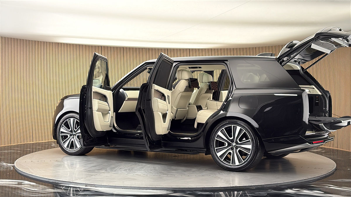 More views of Land Rover Range Rover