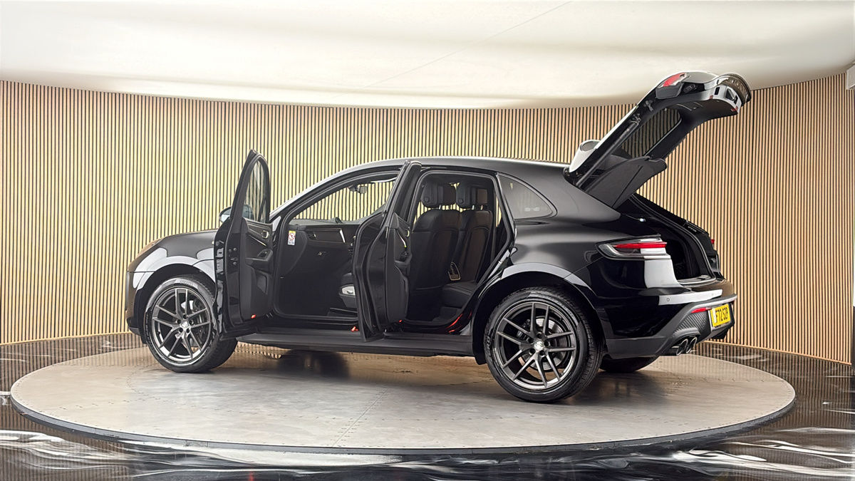 More views of Porsche Macan