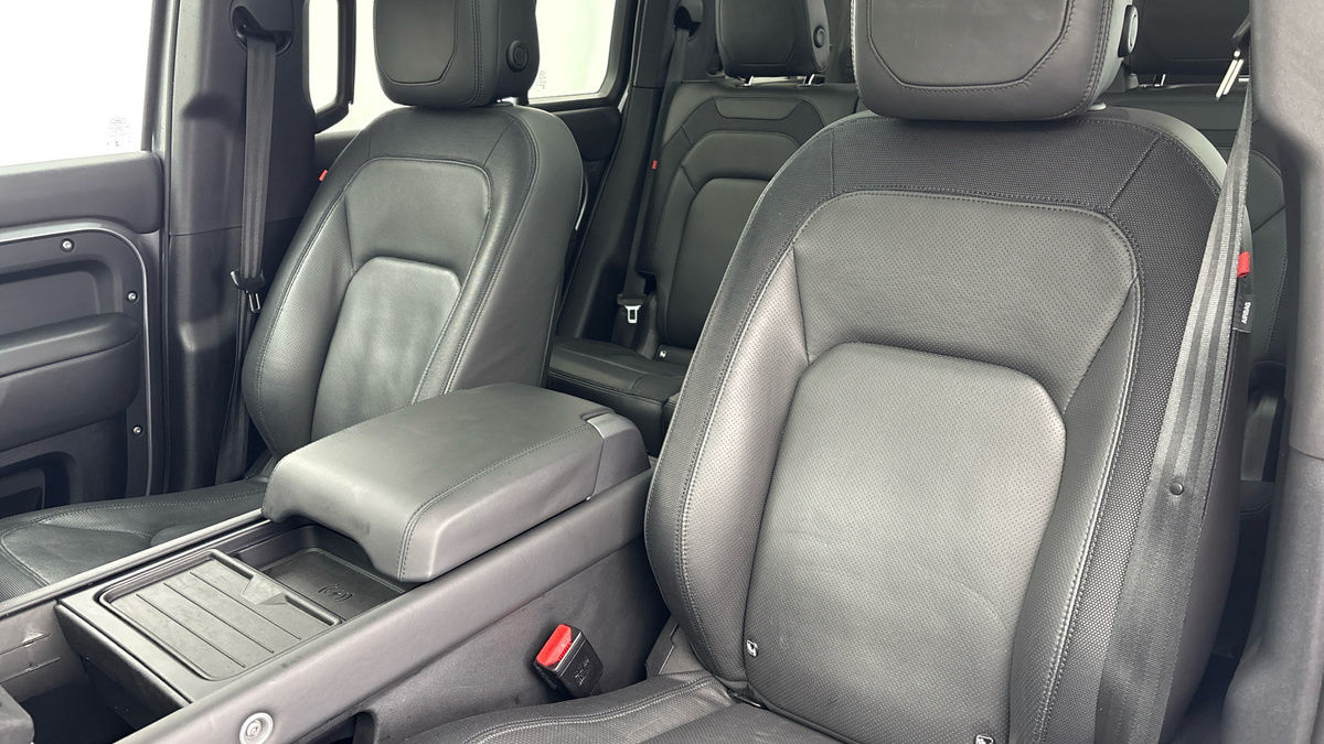 Land Rover Defender 110 Urban Image 7