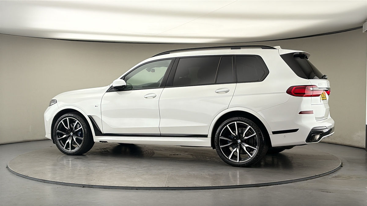 More views of BMW X7