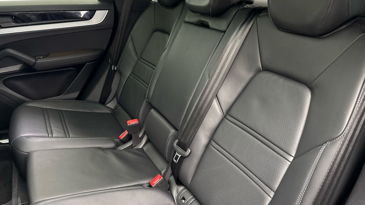 Porsche Cayenne Image 8