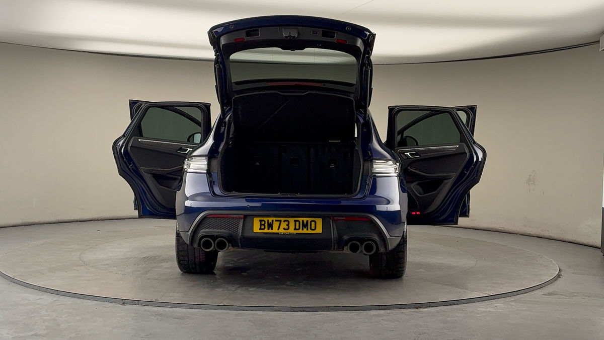 More views of Porsche Macan