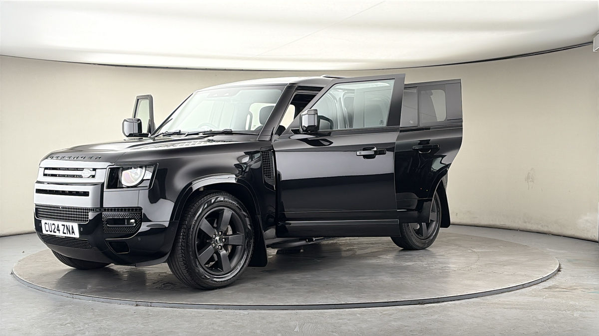 Land Rover Defender 110 Image 22