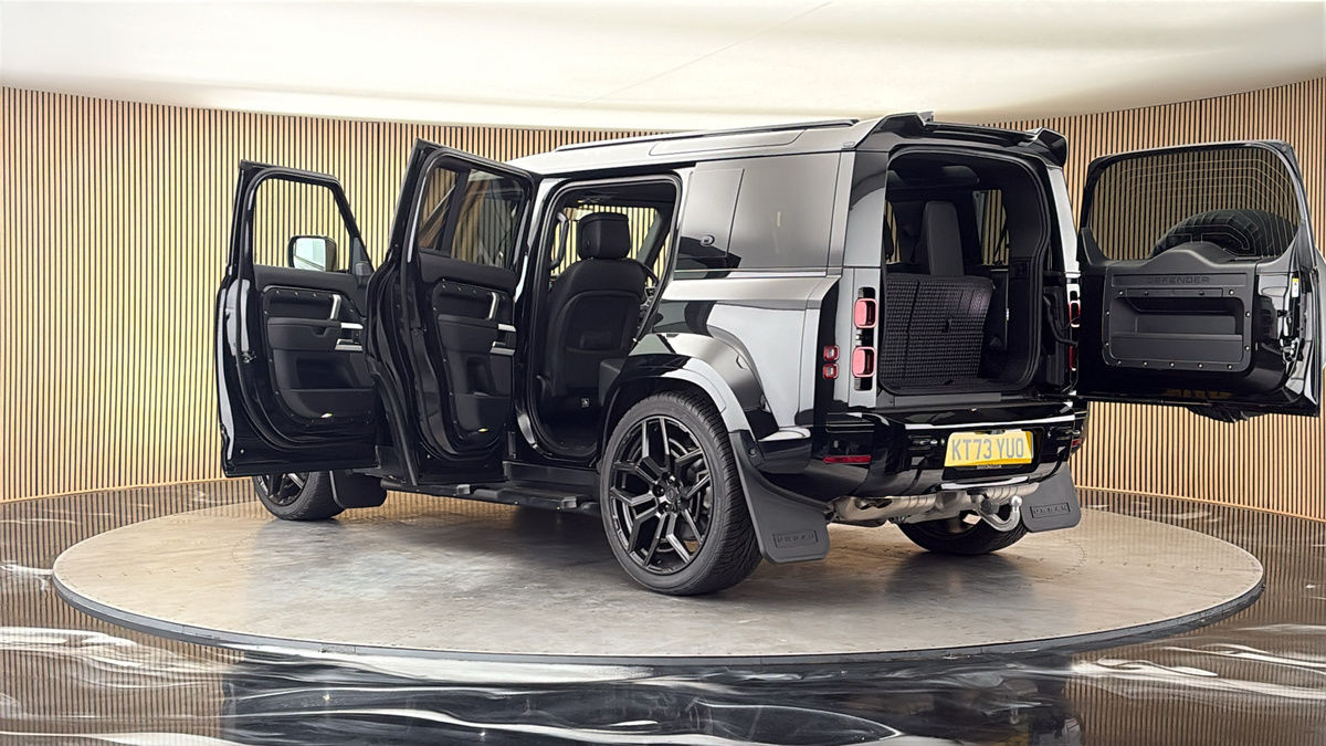 More views of Land Rover Defender 110