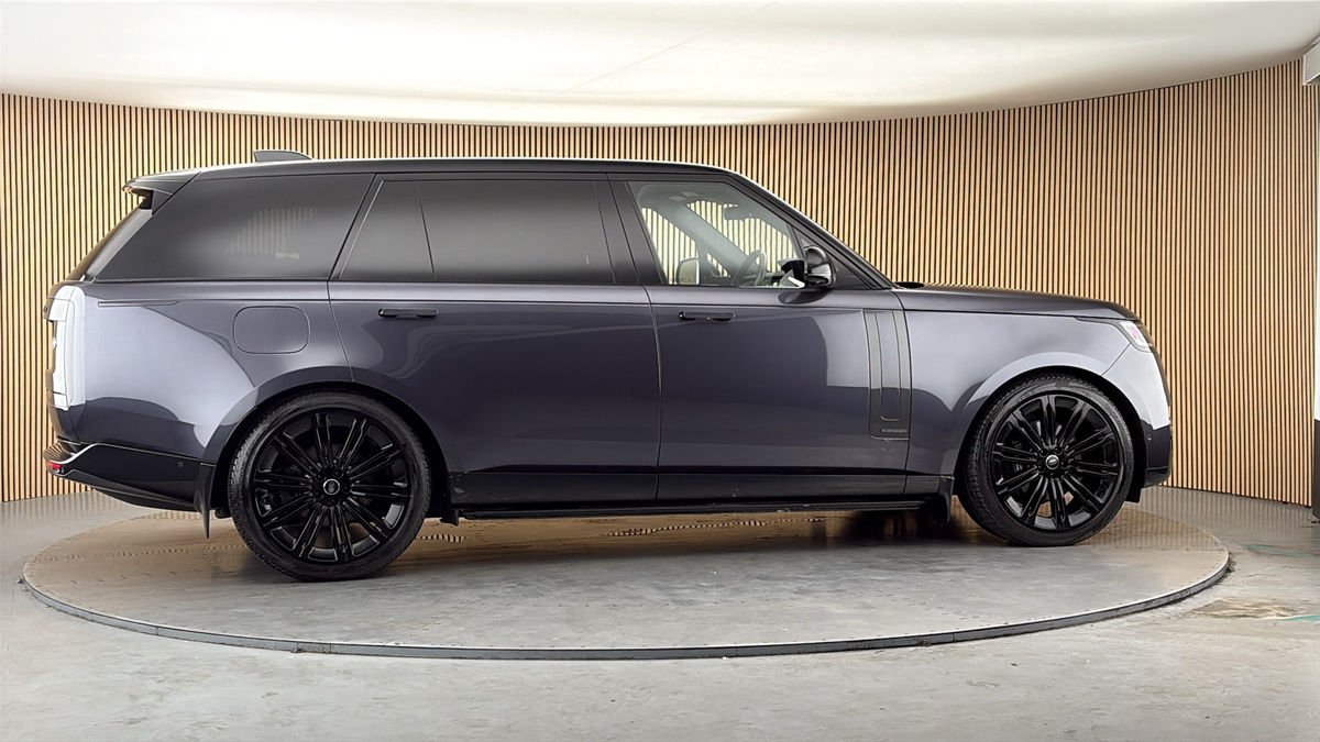 More views of Land Rover Range Rover