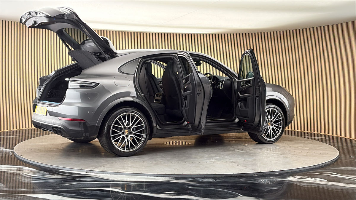 More views of Porsche Cayenne