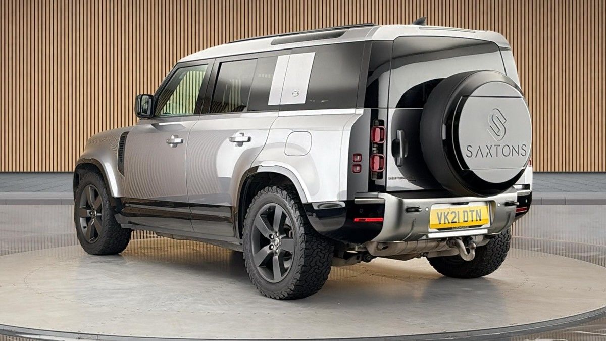 Land Rover Defender 110 Image 2