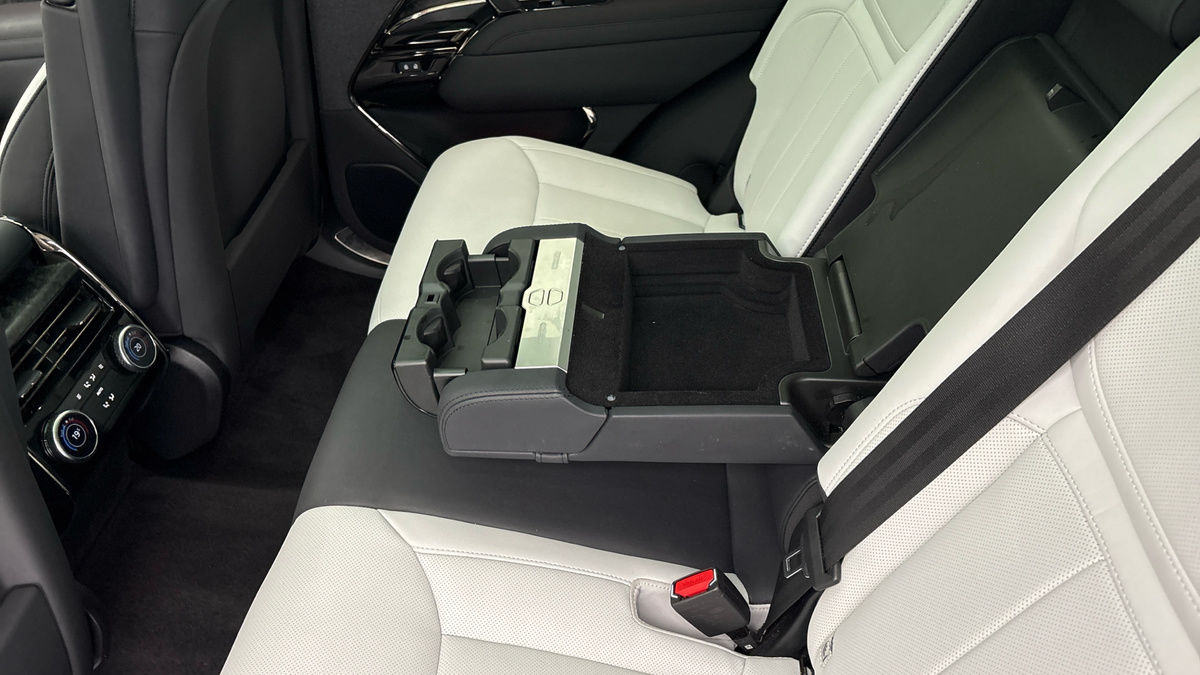 Land Rover Range Rover Sport Image 9