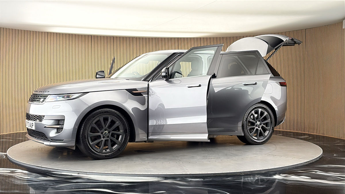 More views of Land Rover Range Rover Sport