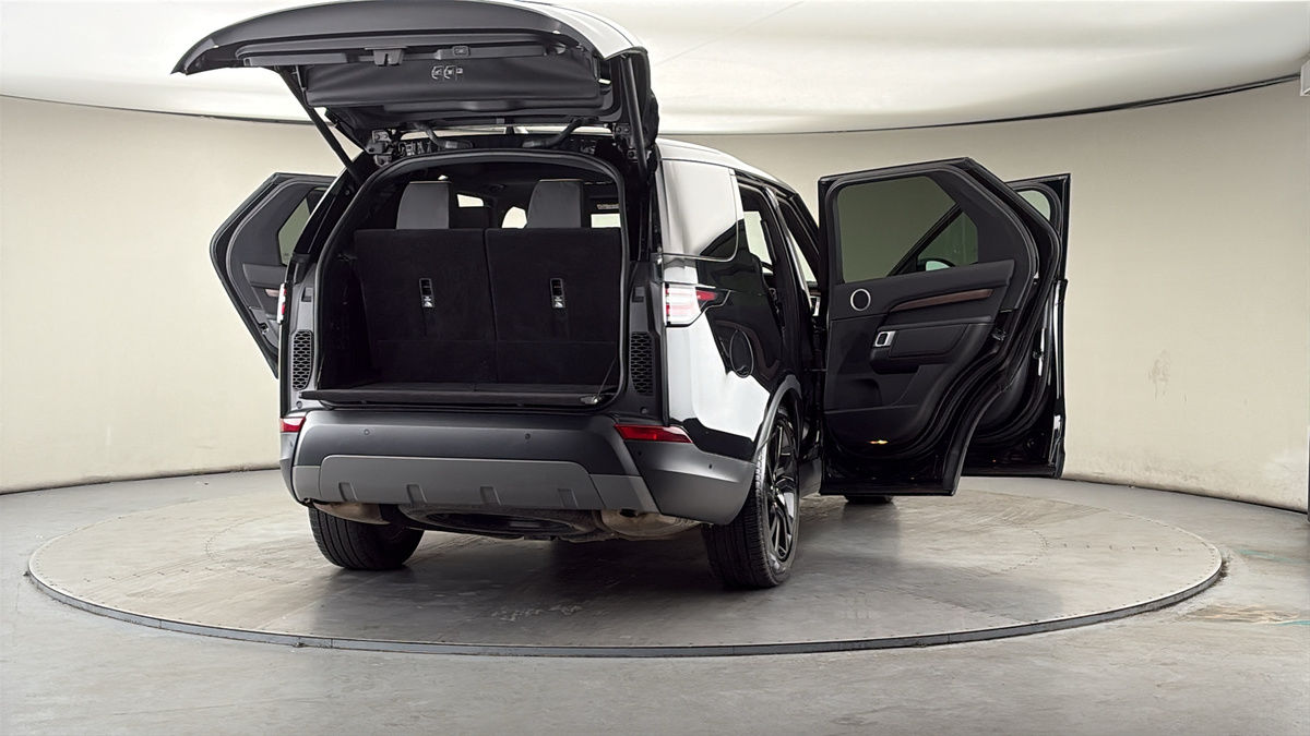 More views of Land Rover Discovery