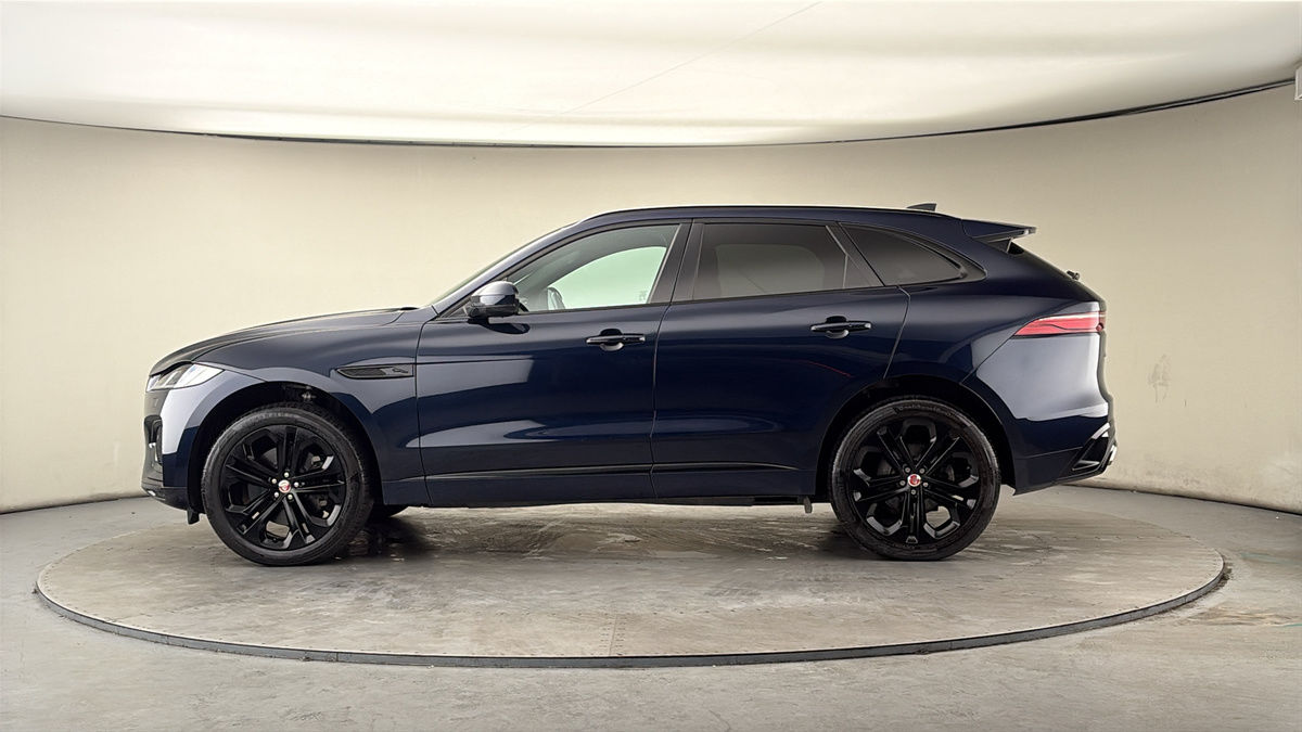 Jaguar F-PACE Image 15