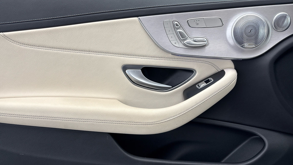 Mercedes-Benz C Class Image 19