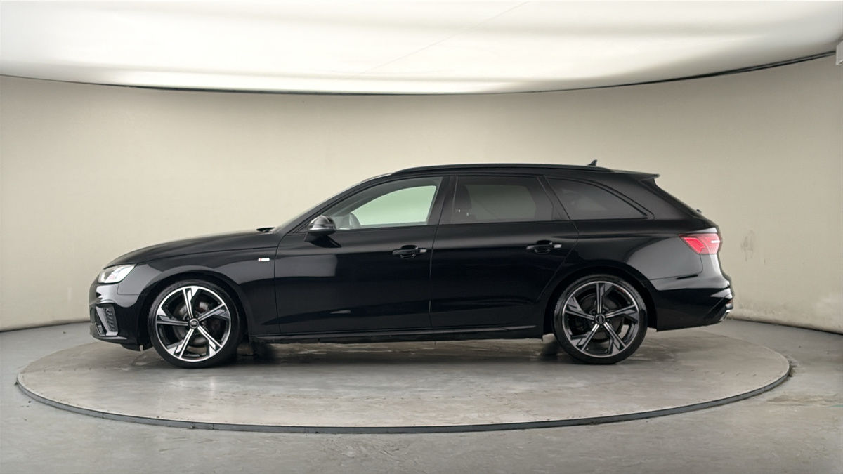 Audi A4 Avant Image 15