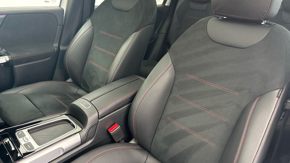 Mercedes-Benz GLB Image 7