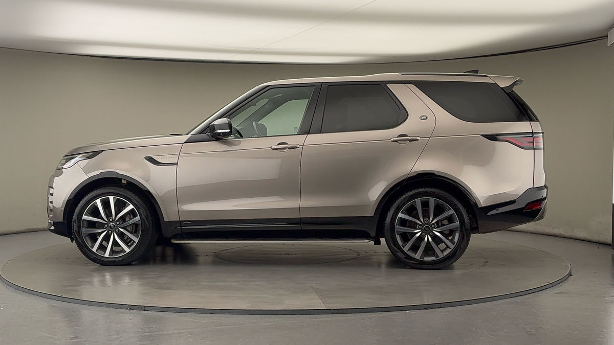 More views of Land Rover Discovery