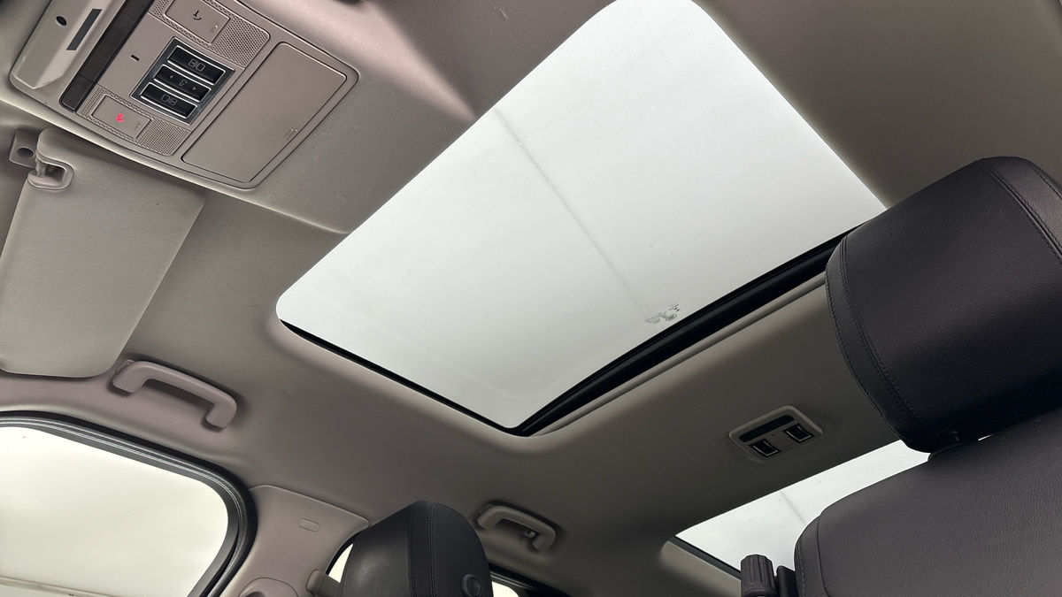 Land Rover Discovery Image 6