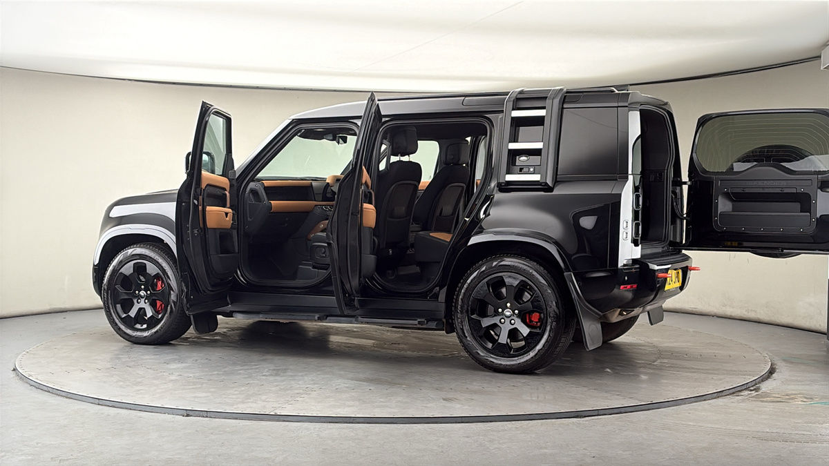 More views of Land Rover Defender 110