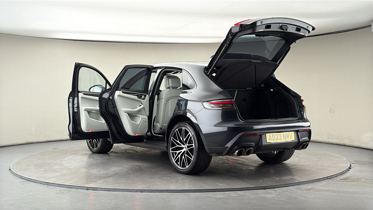 Porsche Macan Image 23