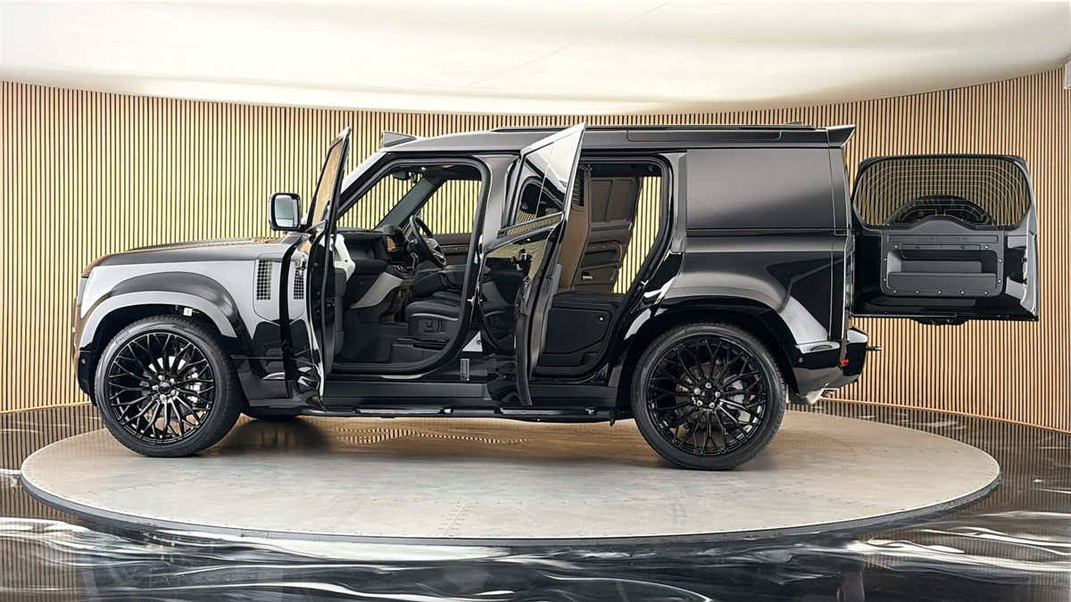 More views of Land Rover Defender 110