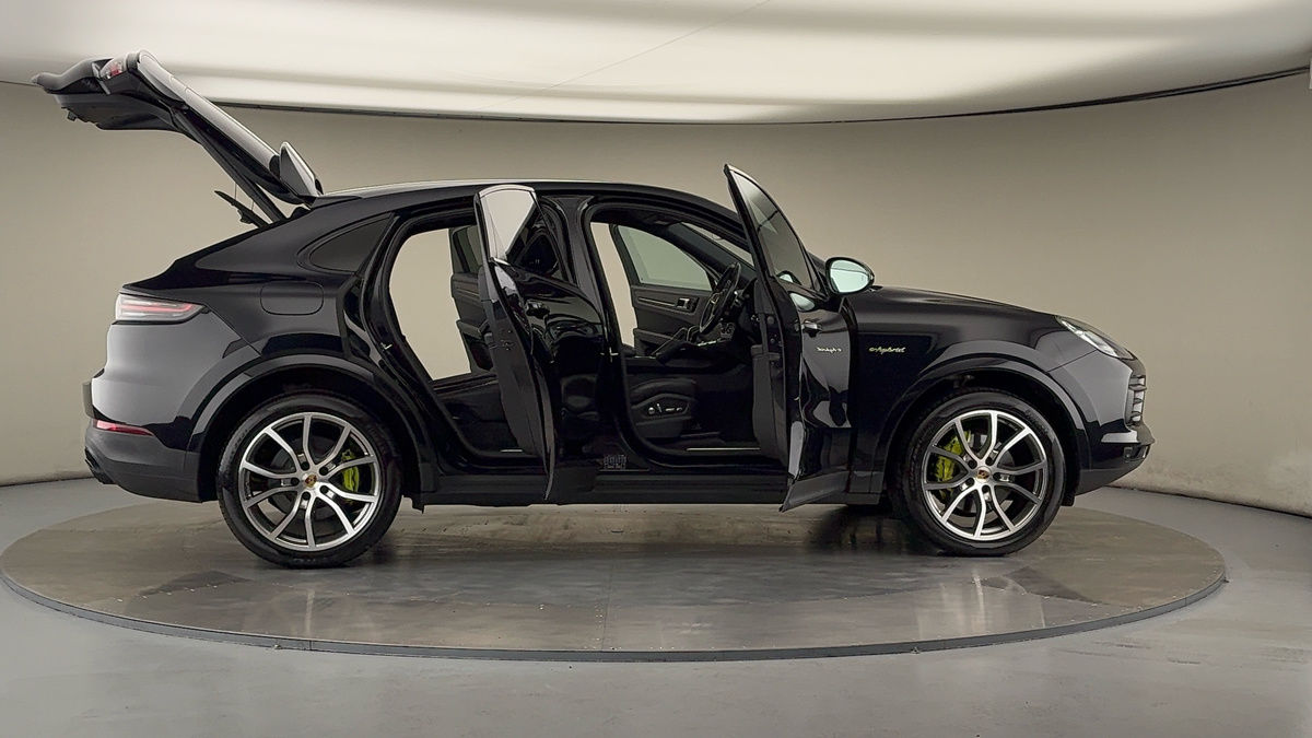 More views of Porsche Cayenne