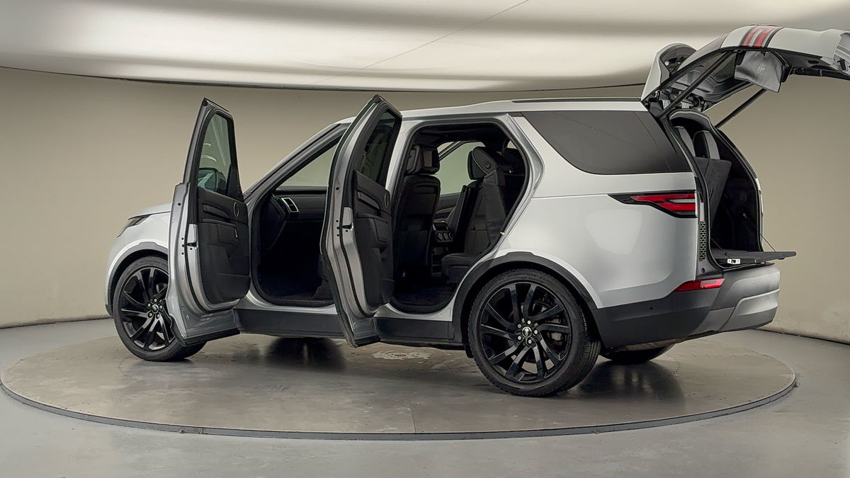 More views of Land Rover Discovery