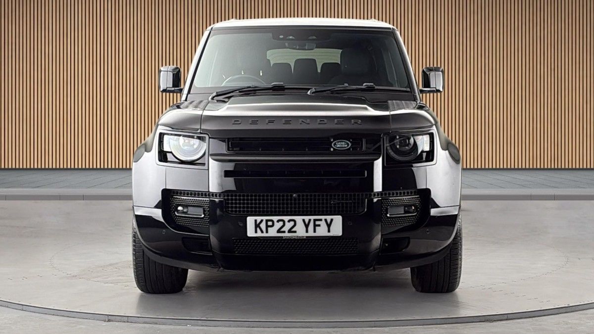 Land Rover Defender 110 Image 3