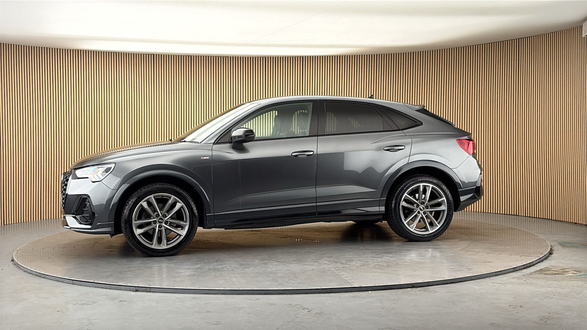 More views of Audi Q3