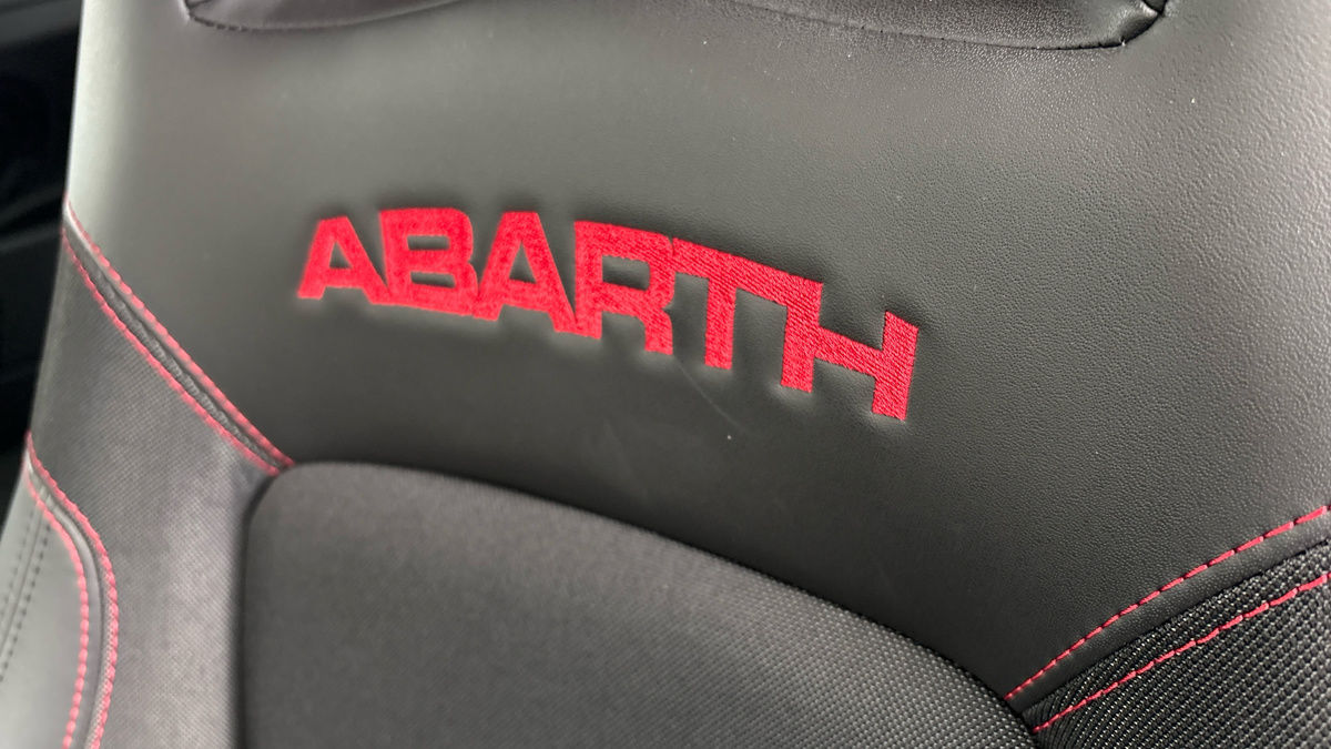 Abarth 695C Image 27