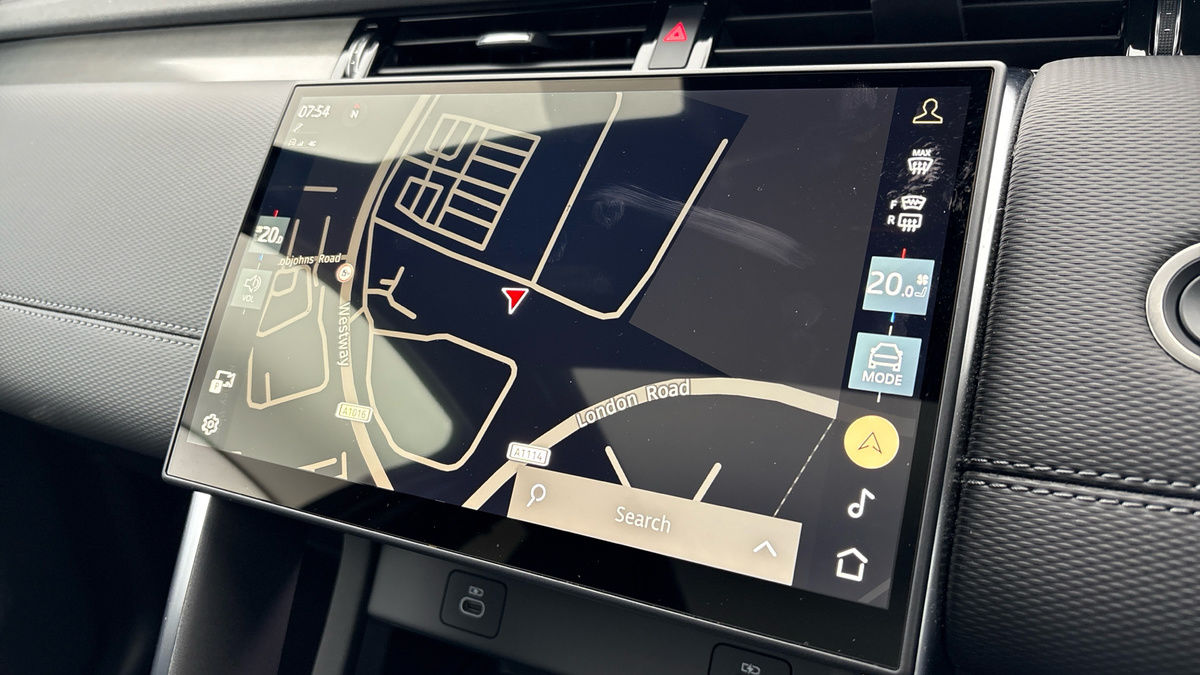 Land Rover Discovery Sport Image 17