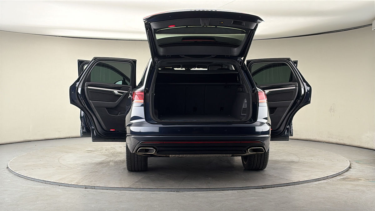 More views of Volkswagen Touareg